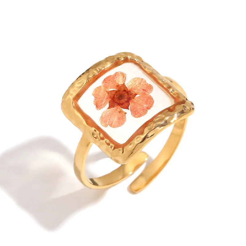 Punch Pattern Transparent Square Open Flower Ring - Gold - Red Flower