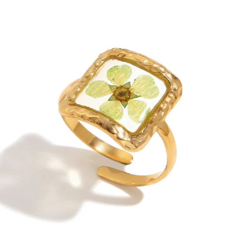 Punch Pattern Transparent Square Open Flower Ring - Gold Green Flower