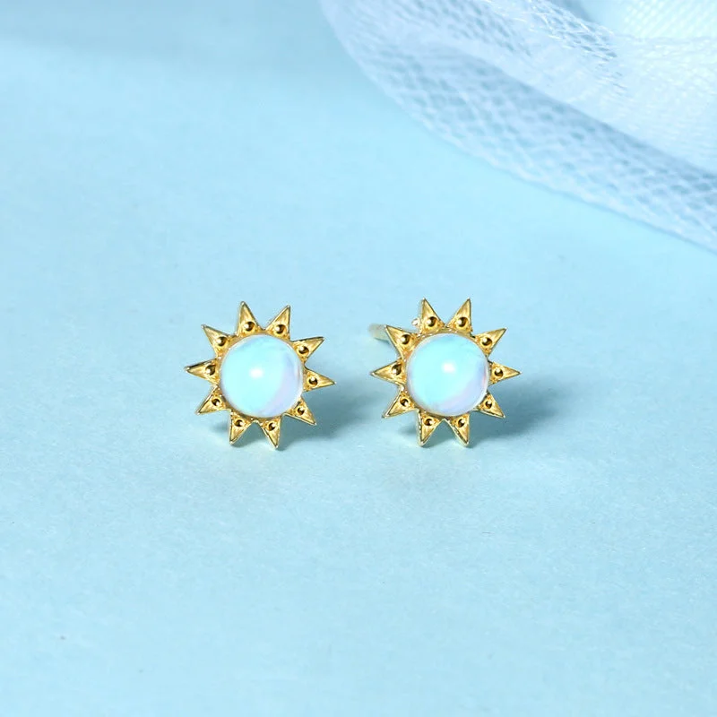 Moonstone Stud Earrings (18K Gold)