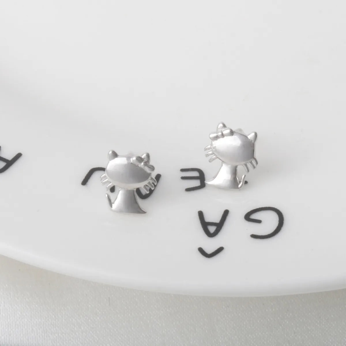 Personalized Wedding Ring Set-1 Pair Cartoon Style Cat Plating Sterling Silver White Gold Plated Ear Studs